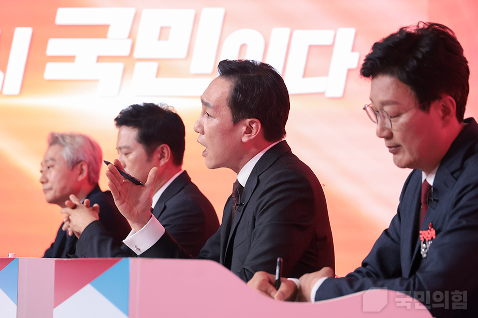 제목 노출 영역입니다 이미지