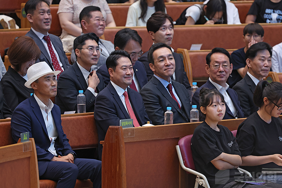 제목 노출 영역입니다 이미지