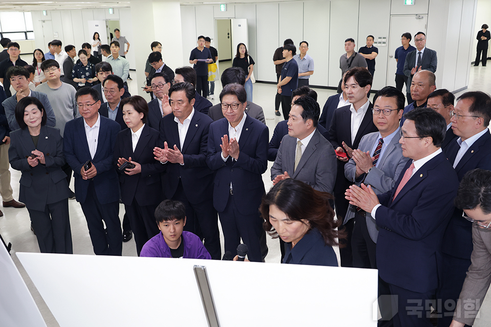 제목 노출 영역입니다 이미지