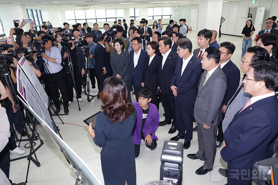 제목 노출 영역입니다 이미지
