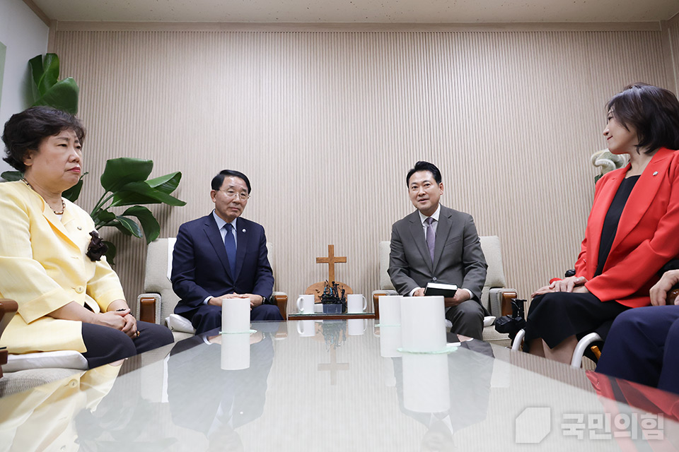 제목 노출 영역입니다 이미지