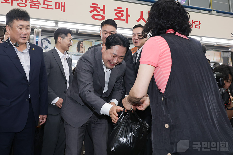 제목 노출 영역입니다 이미지