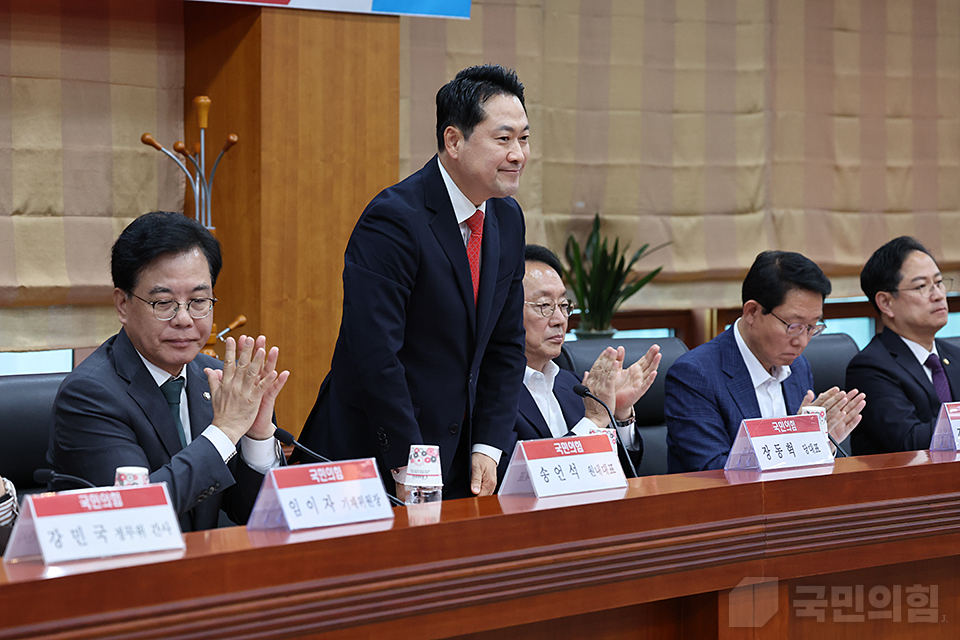 제목 노출 영역입니다 이미지