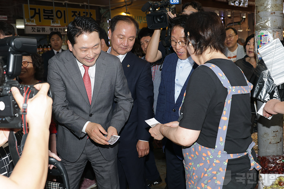 제목 노출 영역입니다 이미지
