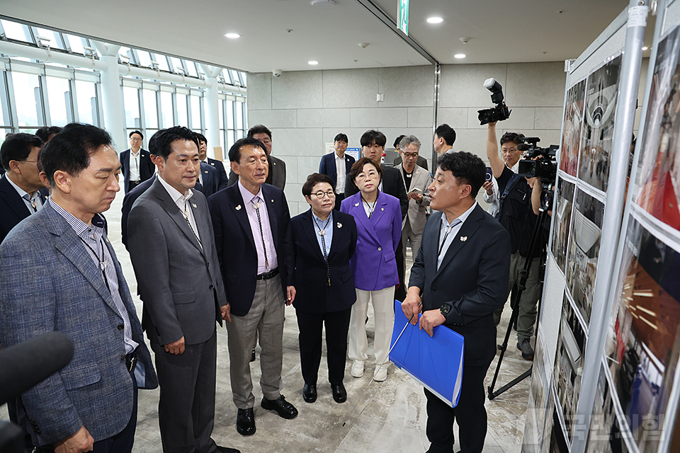 제목 노출 영역입니다 이미지