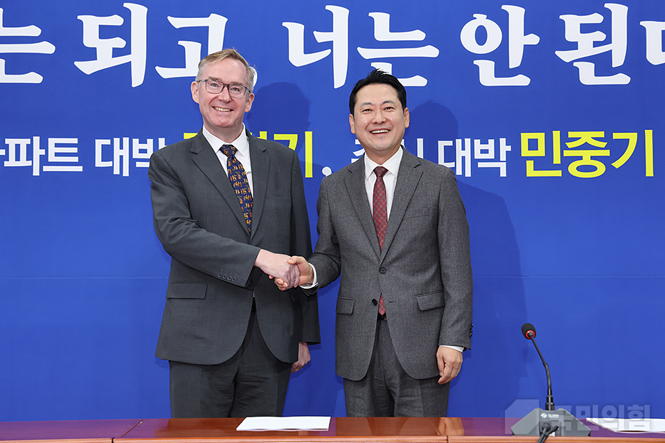 제목 노출 영역입니다 이미지