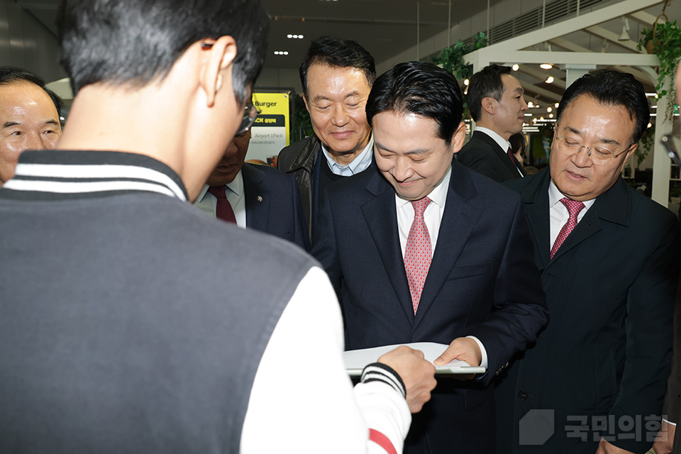 제목 노출 영역입니다 이미지