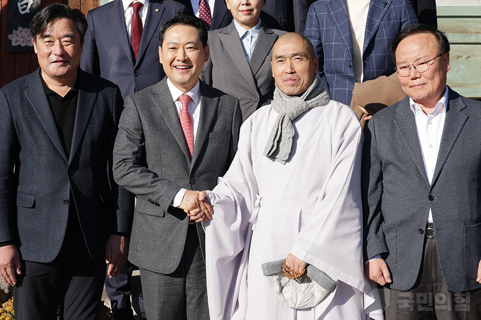 제목 노출 영역입니다 이미지