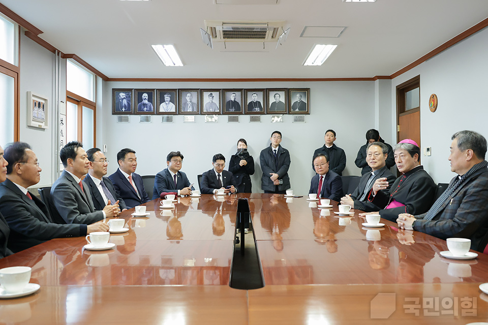 제목 노출 영역입니다 이미지