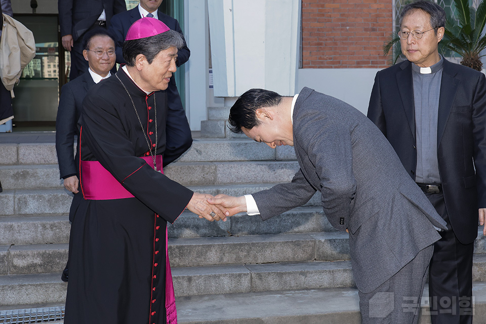 제목 노출 영역입니다 이미지