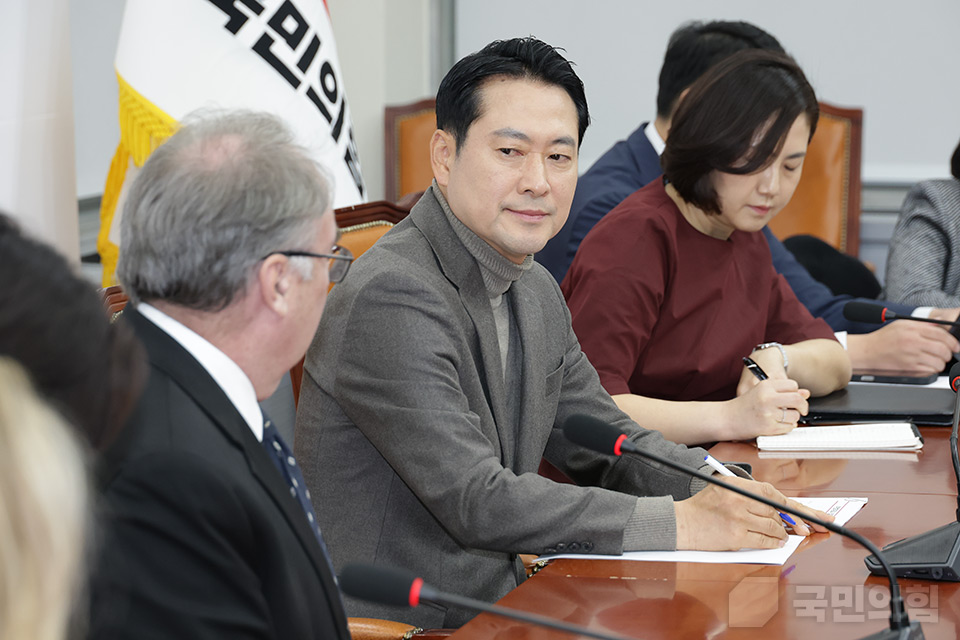 제목 노출 영역입니다 이미지