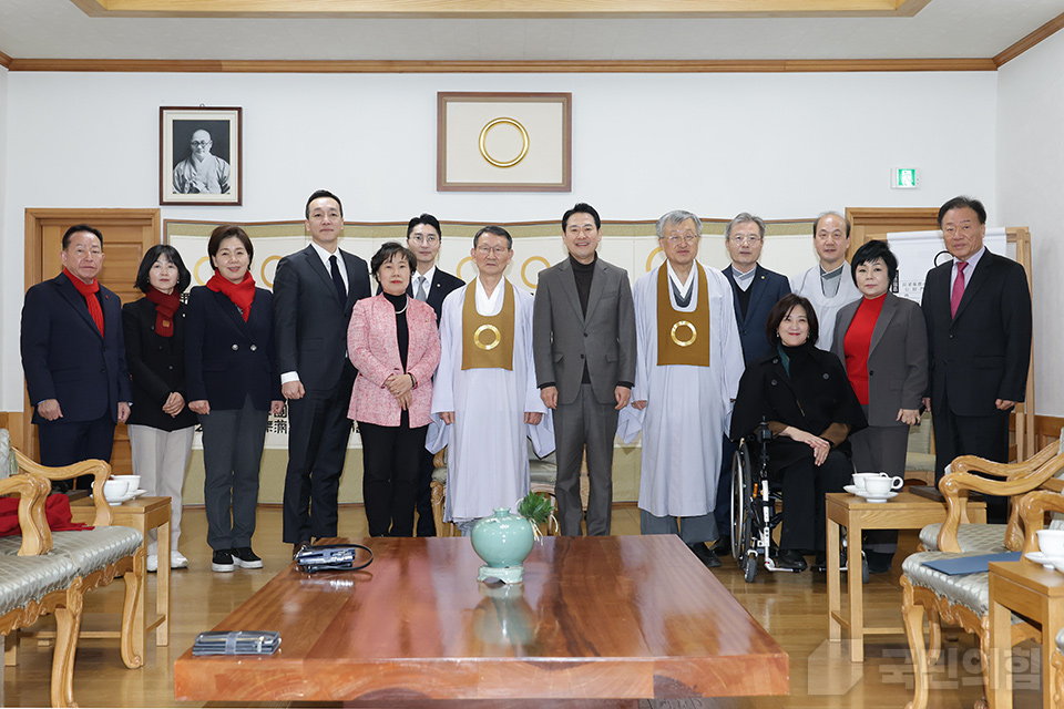 제목 노출 영역입니다 이미지