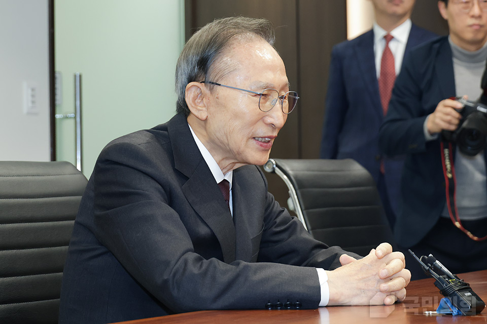 제목 노출 영역입니다 이미지