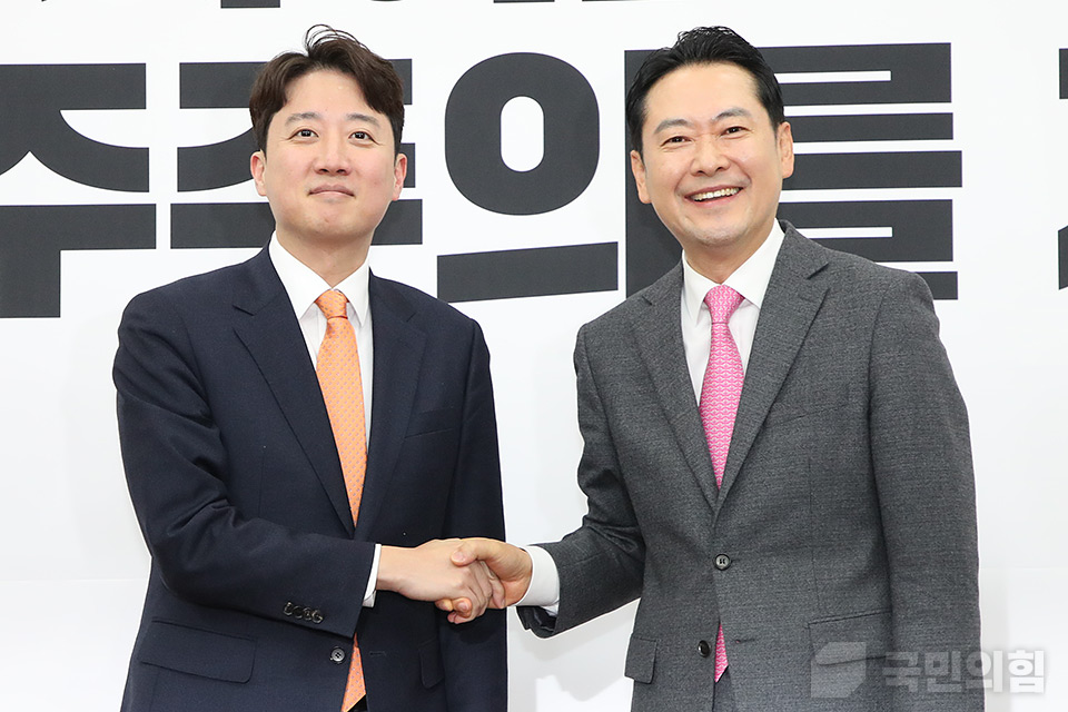 제목 노출 영역입니다 이미지