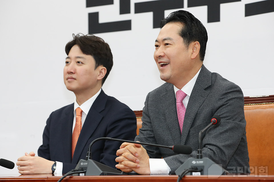제목 노출 영역입니다 이미지