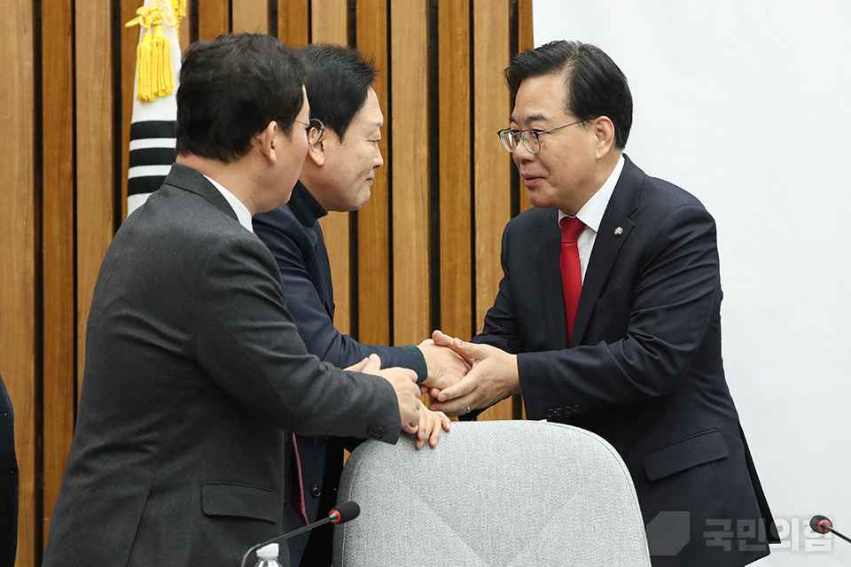 제목 노출 영역입니다 이미지