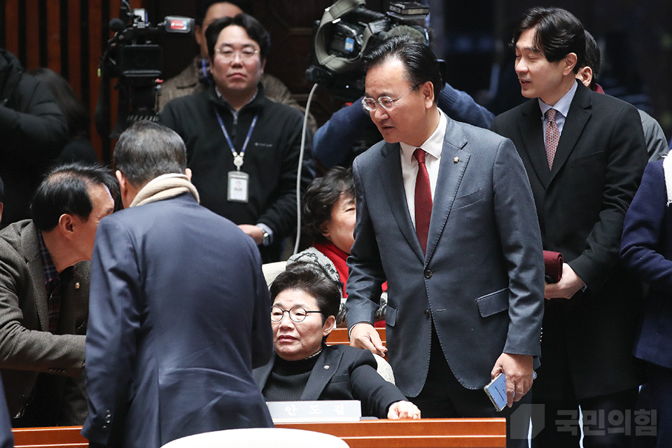 제목 노출 영역입니다 이미지