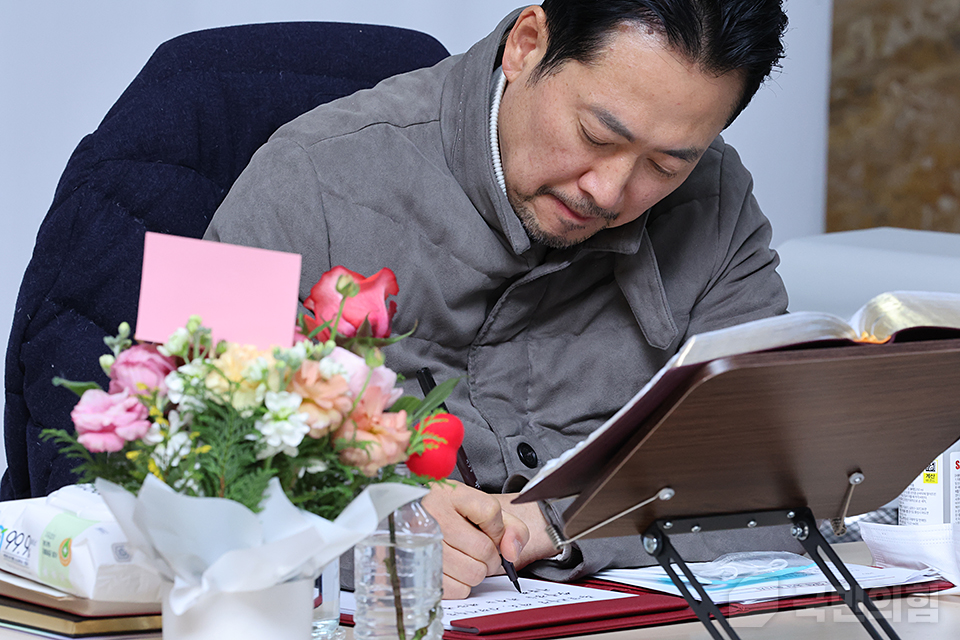 제목 노출 영역입니다 이미지