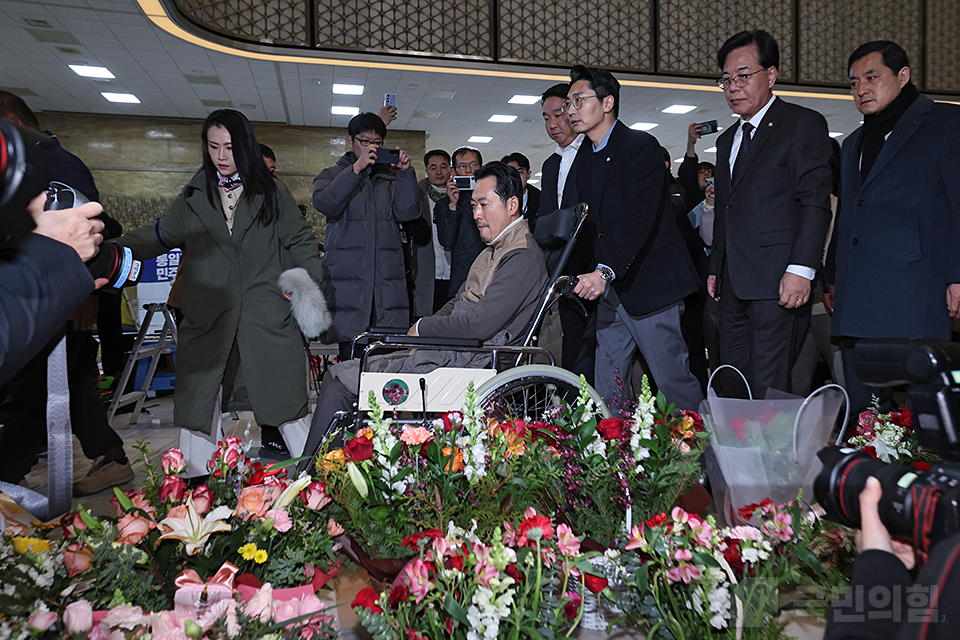 제목 노출 영역입니다 이미지