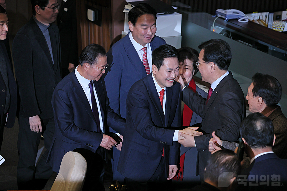 제목 노출 영역입니다 이미지