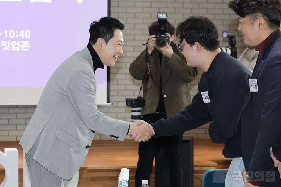 제목 노출 영역입니다 이미지