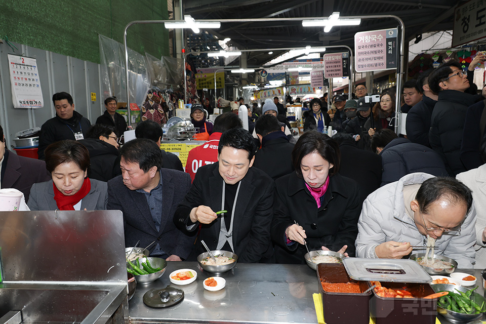 제목 노출 영역입니다 이미지