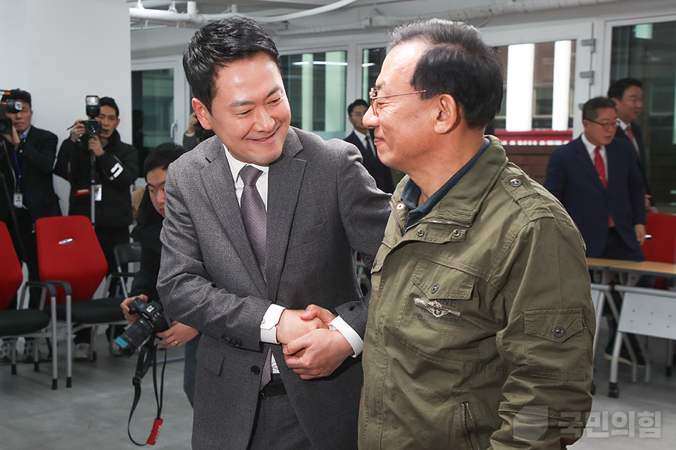 제목 노출 영역입니다 이미지