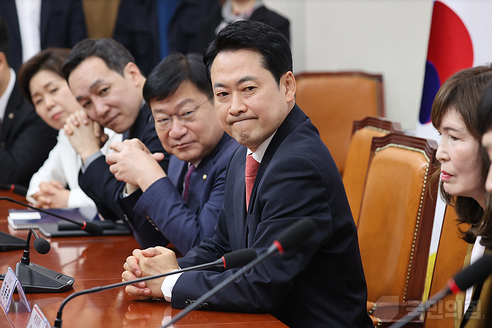 제목 노출 영역입니다 이미지