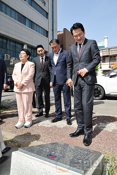 제목 노출 영역입니다 이미지
