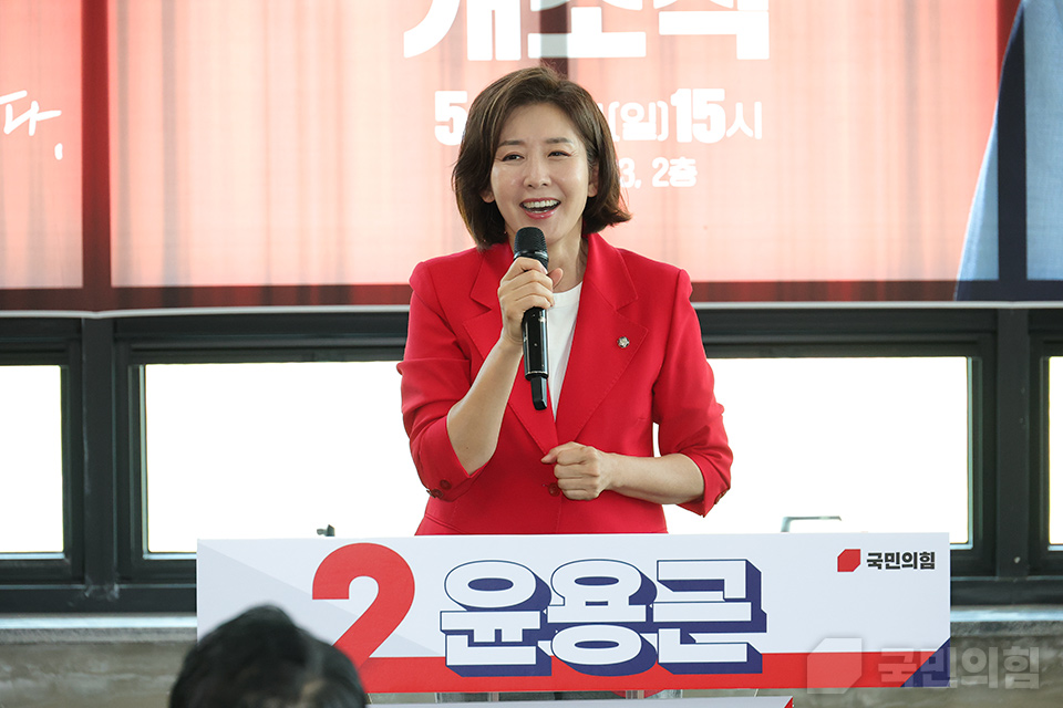 제목 노출 영역입니다 이미지