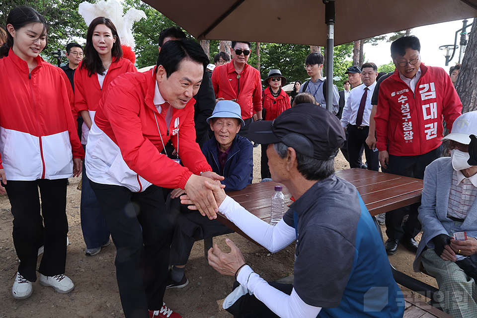 제목 노출 영역입니다 이미지