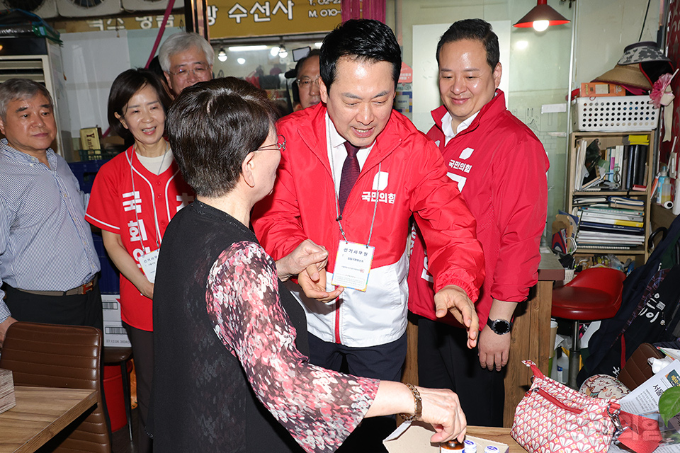 제목 노출 영역입니다 이미지