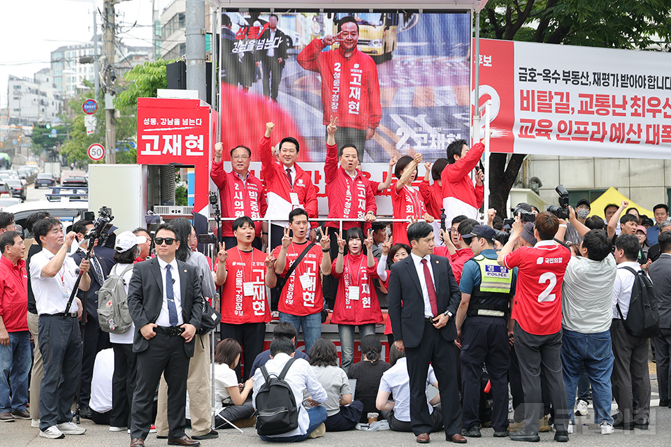 제목 노출 영역입니다 이미지