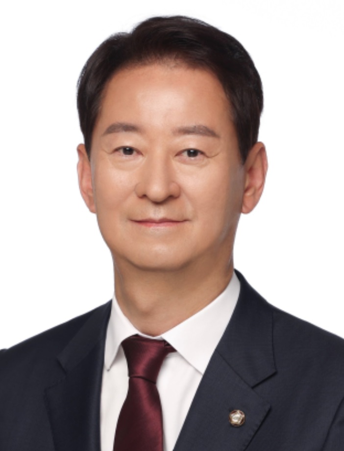 최은석