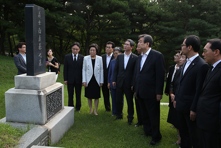 제목 노출 영역입니다 이미지