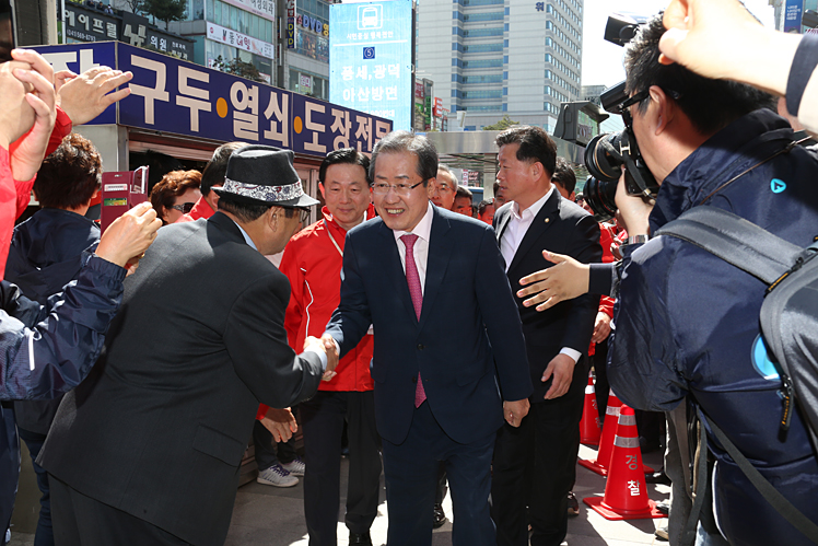 제목 노출 영역입니다 이미지