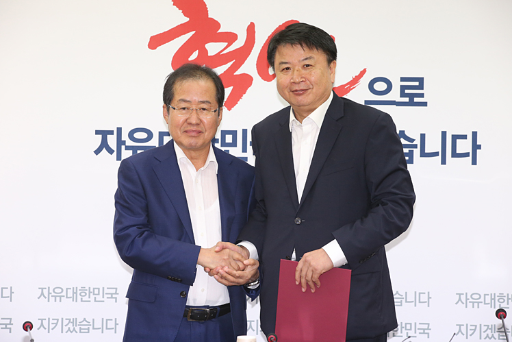 제목 노출 영역입니다 이미지