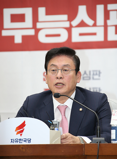 제목 노출 영역입니다 이미지