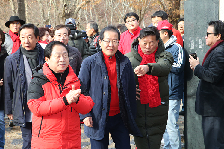 제목 노출 영역입니다 이미지