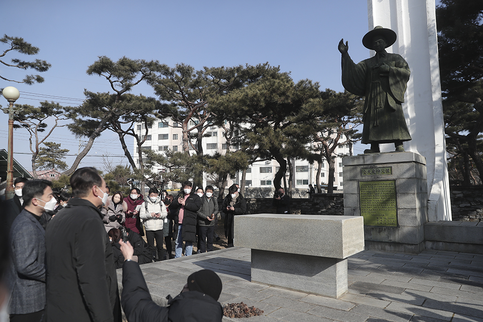 제목 노출 영역입니다 이미지