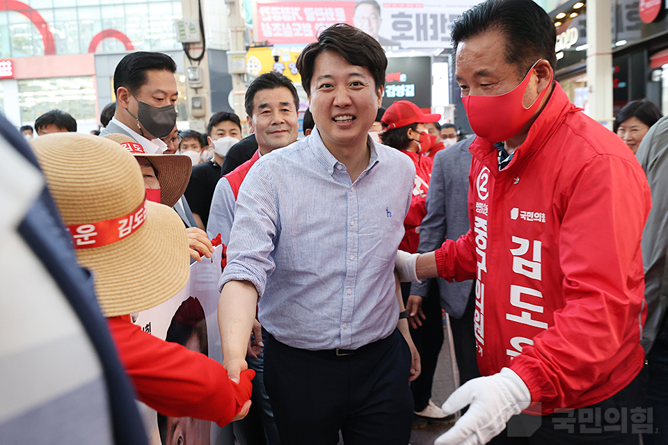 제목 노출 영역입니다 이미지