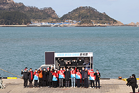 이준석 당 대표, 전남 신안군 흑산도 유세 및 주민 인사