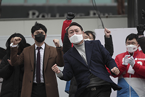 “구로를 디지털 굳로(Good road)로, 윤석열과 함께!” 서울 구로구 유세