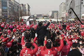 “단원 김홍도와 상록수의 문화도시 안산을 4차산업혁명 거점도시로!” 경기 안산 유세