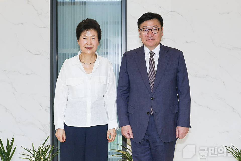 정점식 원내대표, 박근혜 전 대통령 예방