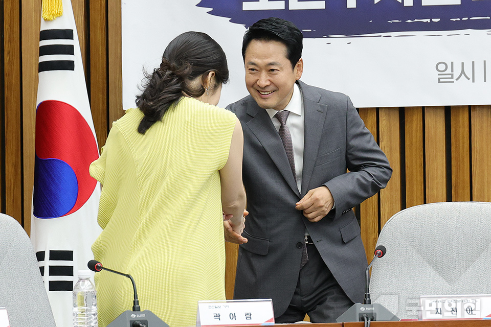 제목 노출 영역입니다 이미지
